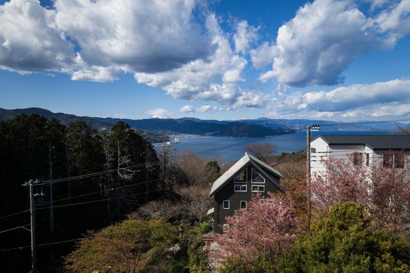 Oceanic House Tamatebako * Itō